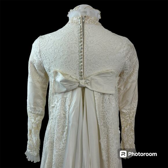 Vintage 1970’s Alfred Angelo Orginal Wedding Dress - Picture 6 of 9